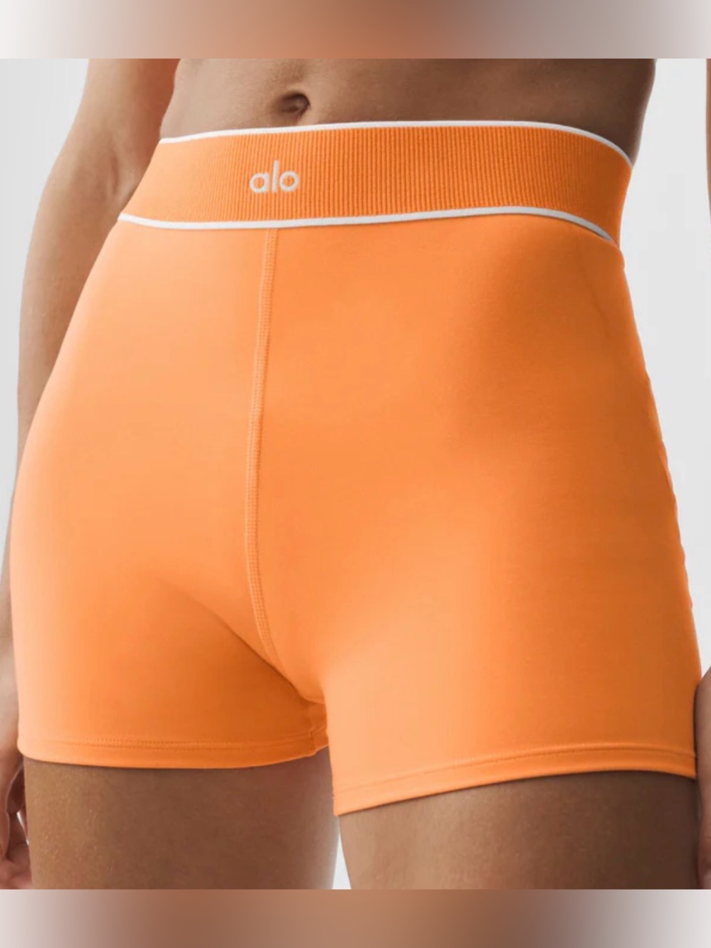 NWT ALO Softsculpt Amp It Up 3" High-Waist Shorts - Satsuma Breeze - Size S - Picture 3 of 9
